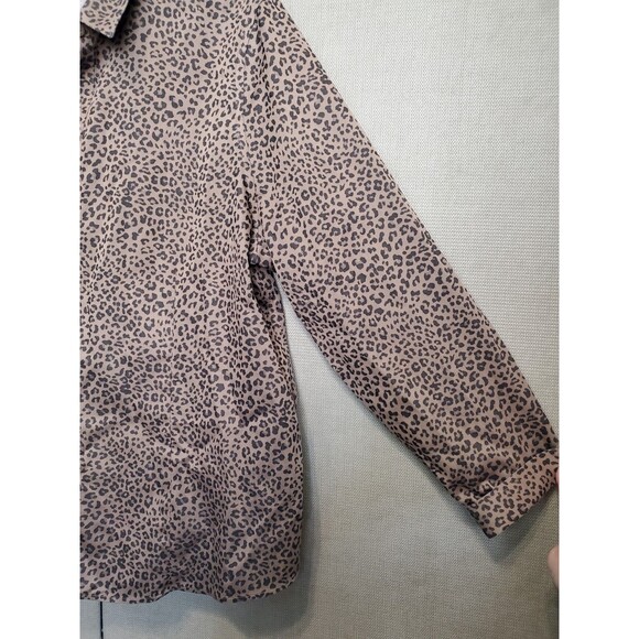 Chico's No-Iron Coolmax All Seasons Cheetah-Print Classic Button-Up Shirt 3 (XL) - Picture 2 of 6